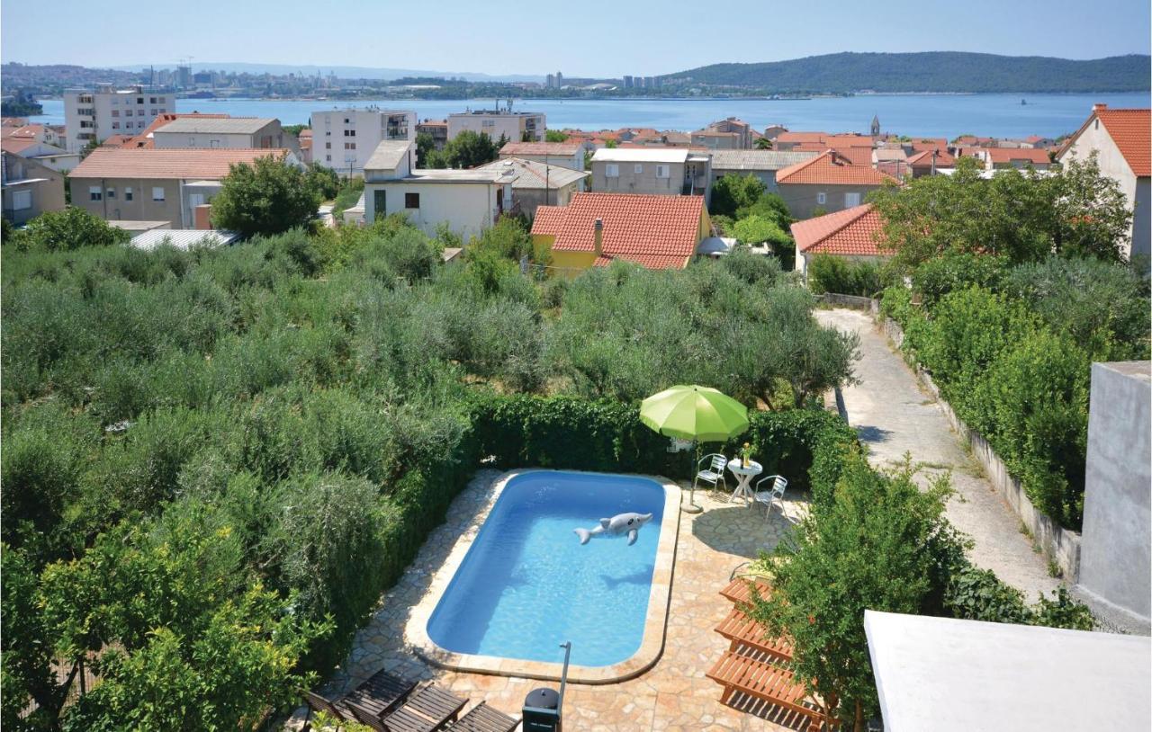 1 Bedroom Nice Apartment In Kastel Sucurac Kaštela エクステリア 写真