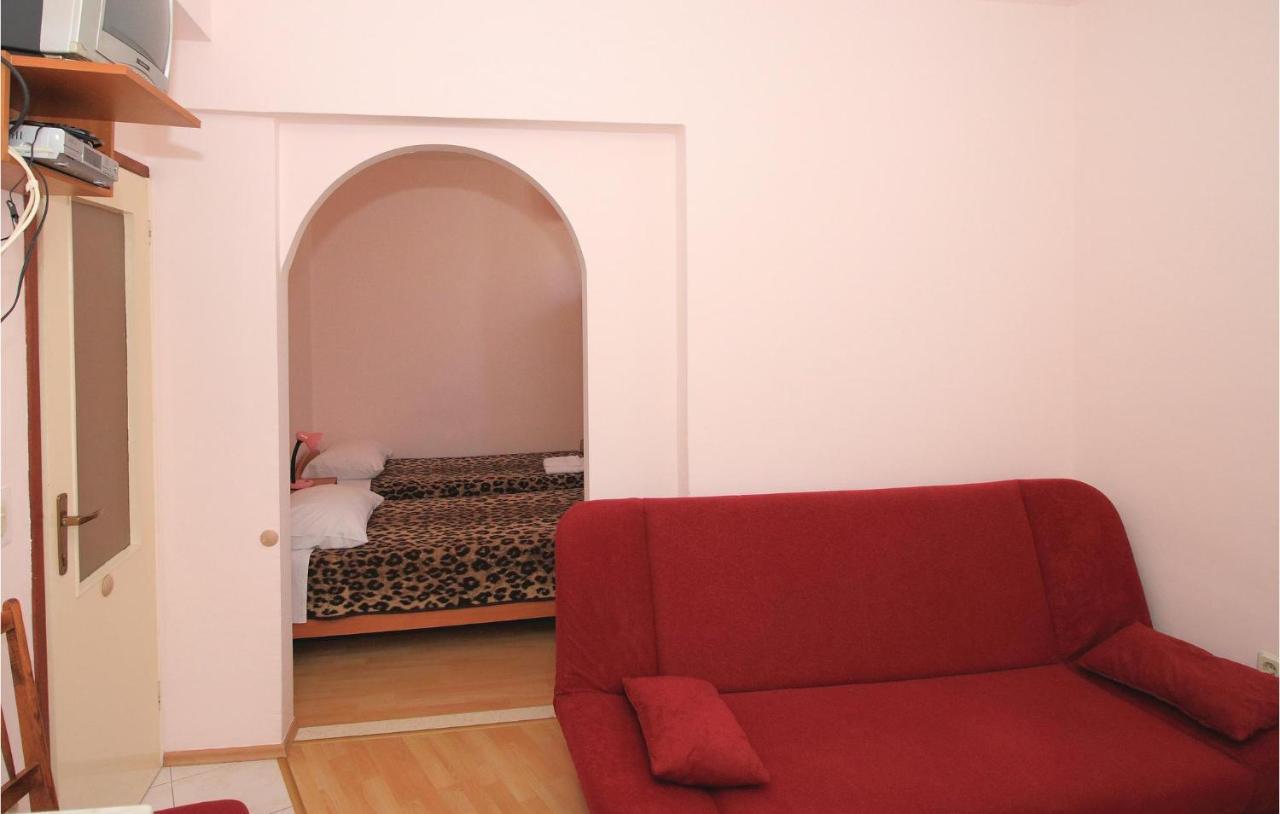 1 Bedroom Nice Apartment In Kastel Sucurac Kaštela エクステリア 写真