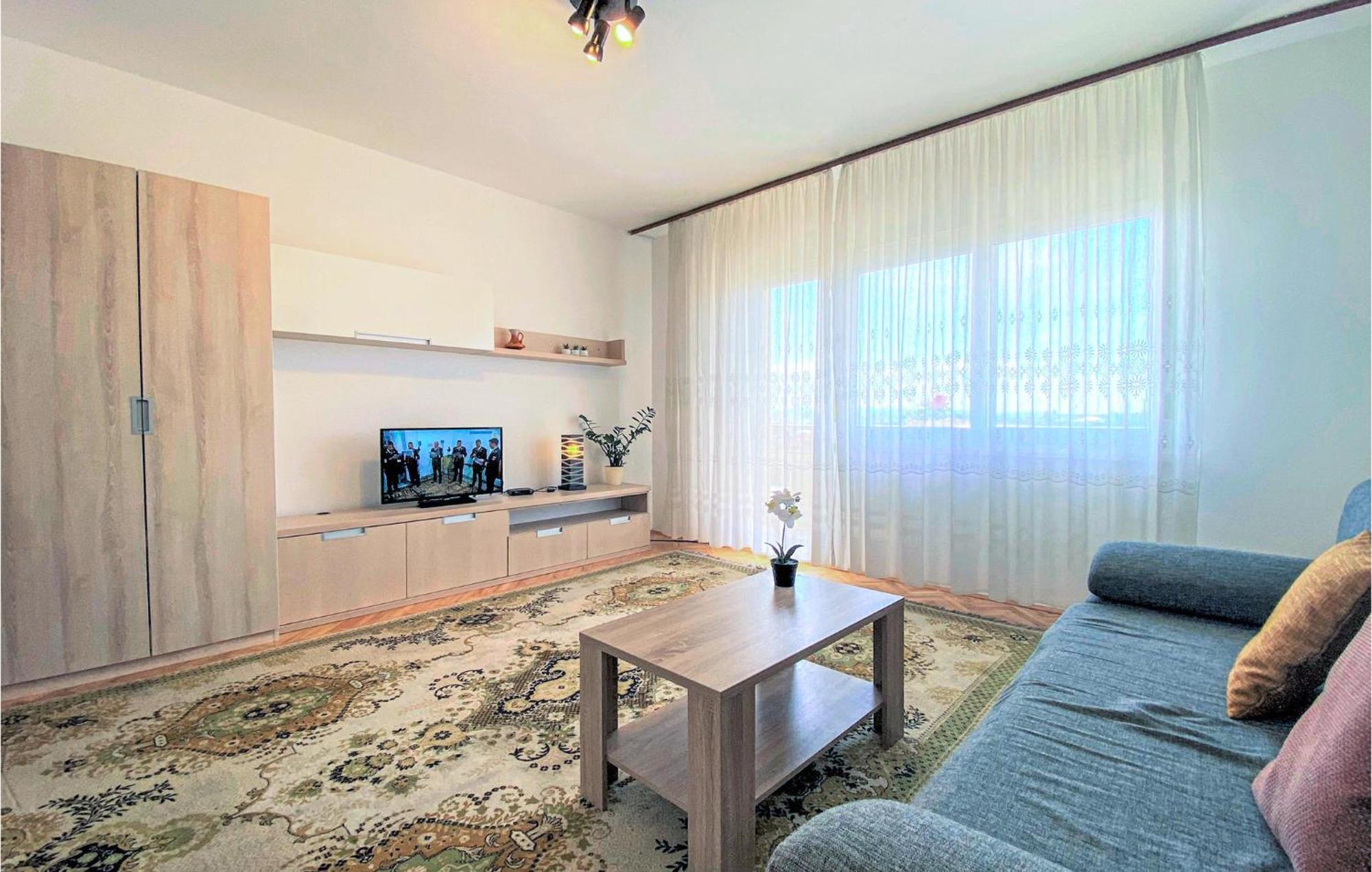 1 Bedroom Nice Apartment In Kastel Sucurac Kaštela エクステリア 写真