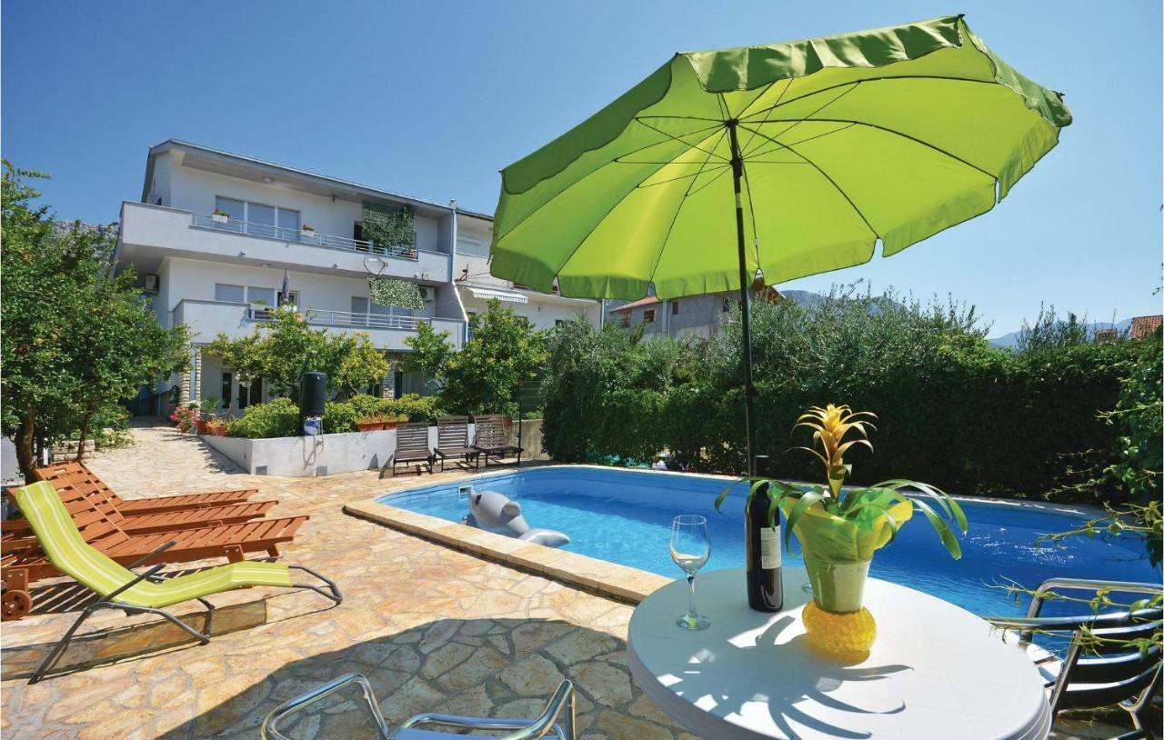 1 Bedroom Nice Apartment In Kastel Sucurac Kaštela エクステリア 写真